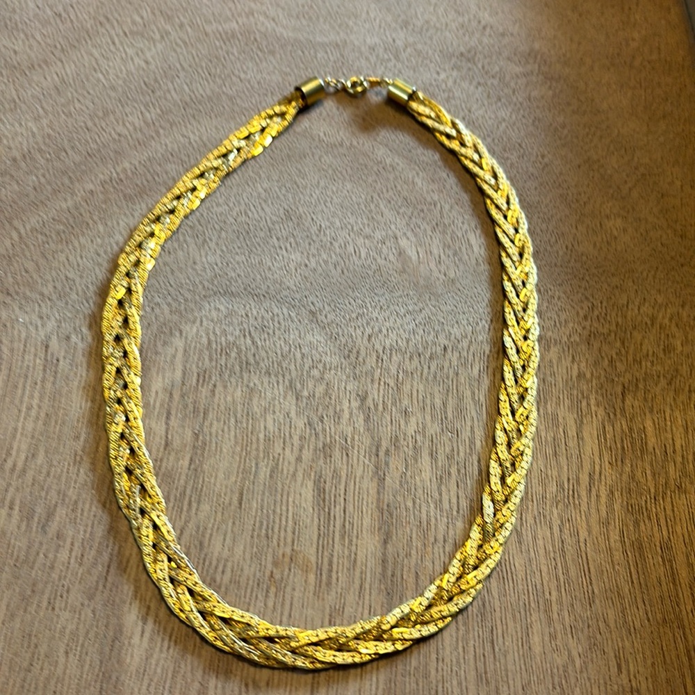 Gold tone weave 18” chain necklace
